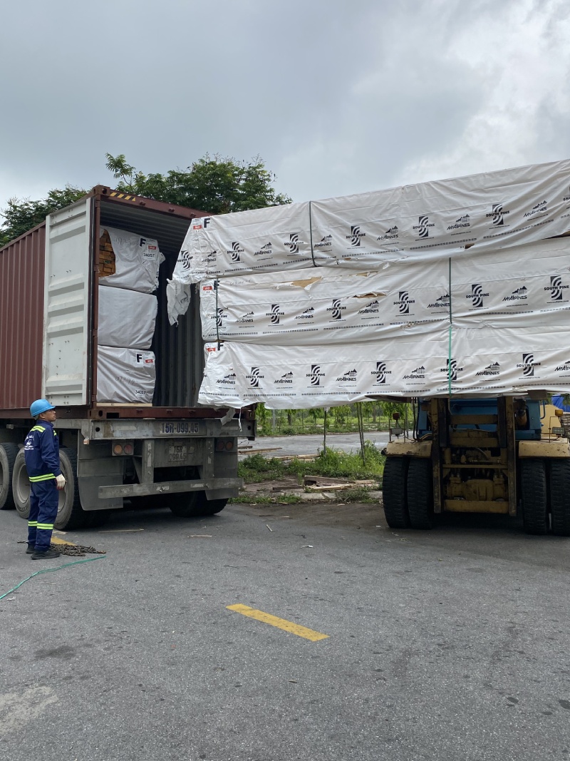 Vì sao các doanh nghiệp nên lựa chọn pallet gỗ? Giải pháp tối ưu cho lưu kho và vận chuyển hàng hóa