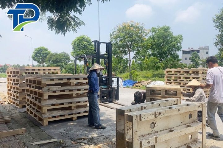 Vì sao các doanh nghiệp nên lựa chọn pallet gỗ? Giải pháp tối ưu cho lưu kho và vận chuyển hàng hóa